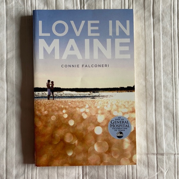 Barnes & Noble Other - 📚 5/$10 - Love In Maine by Connie Falconeri